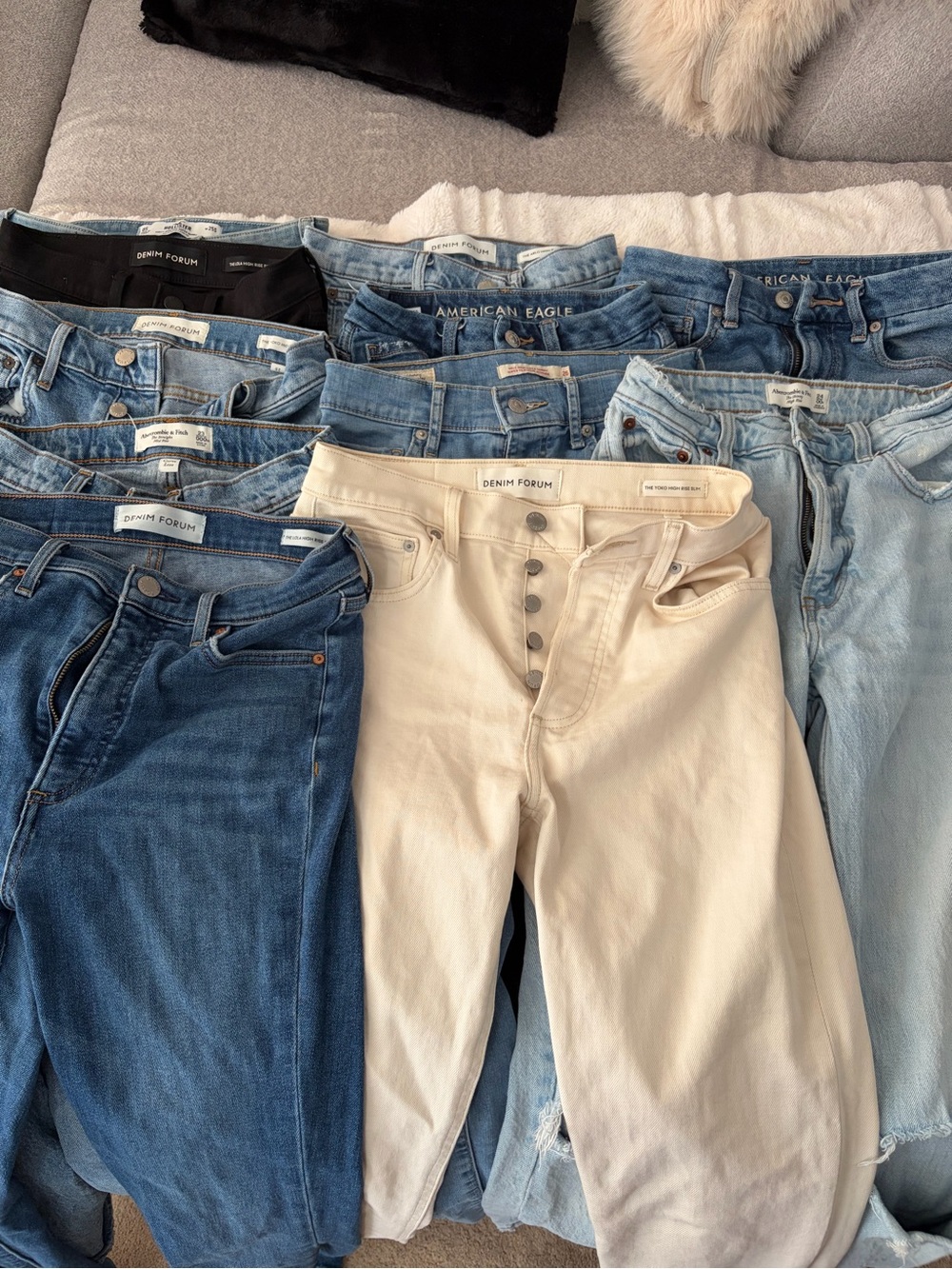 Women’s Jeans Lot – Aritzia Denim Forum, Abercrombie & American Eagle